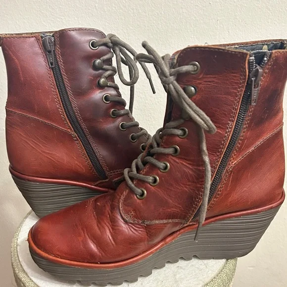 Fly London Boots.Size 37. Good Condition - Picture 2 of 6